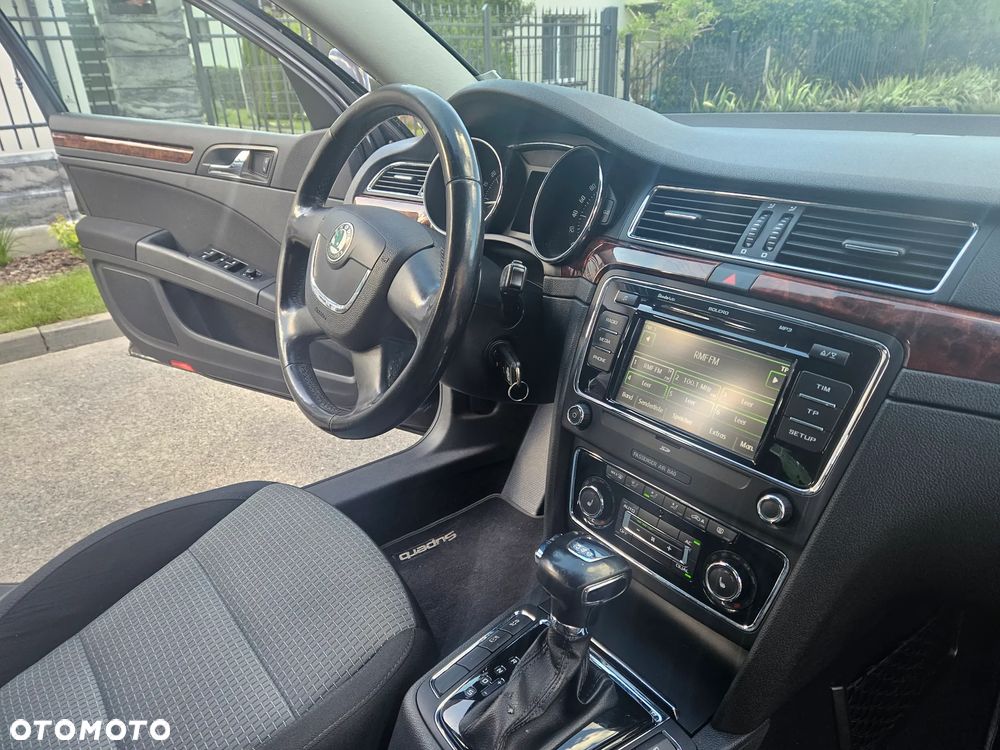 Skoda Superb 2.0 TDI DSG Elegance - 20