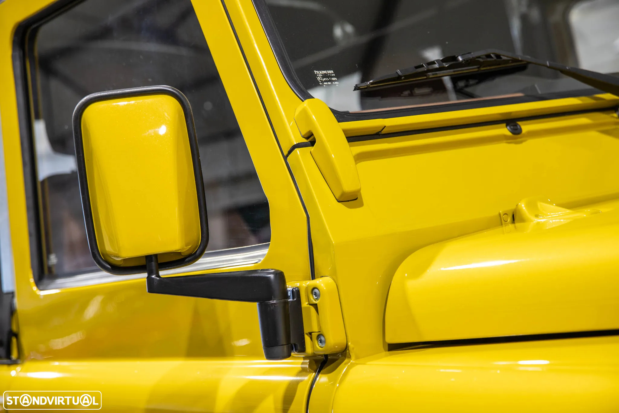 Land Rover Defender 90 SW 2.4 CRD E - 12