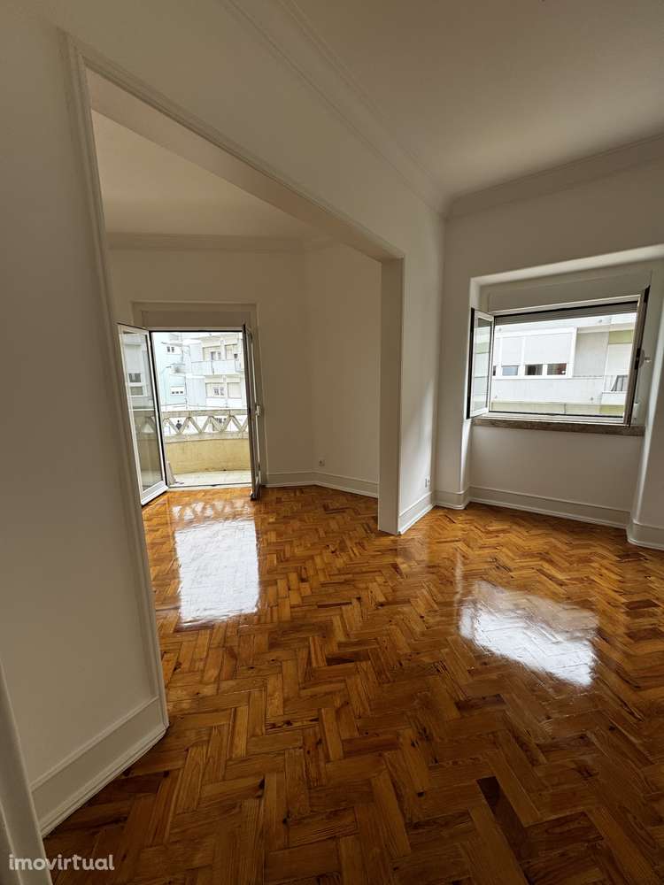 T2 renovado a poucos passos da Redbridge School - Grande imagem: 2/40