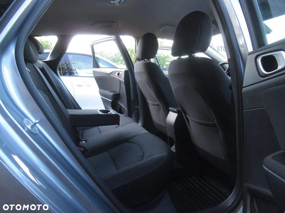 Kia Ceed 1.5 T-GDI M - 8