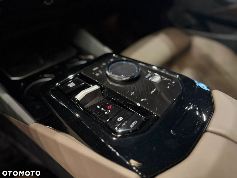 BMW Seria 5 520d xDrive - 17