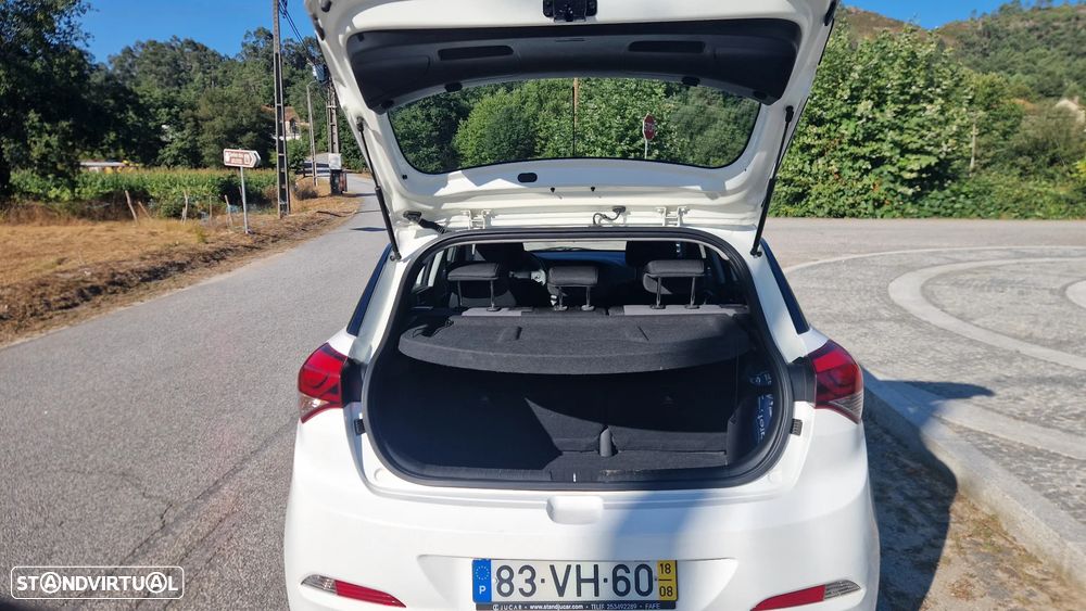 Hyundai i20 1.1 CRDi Access+Bluetooth - 4