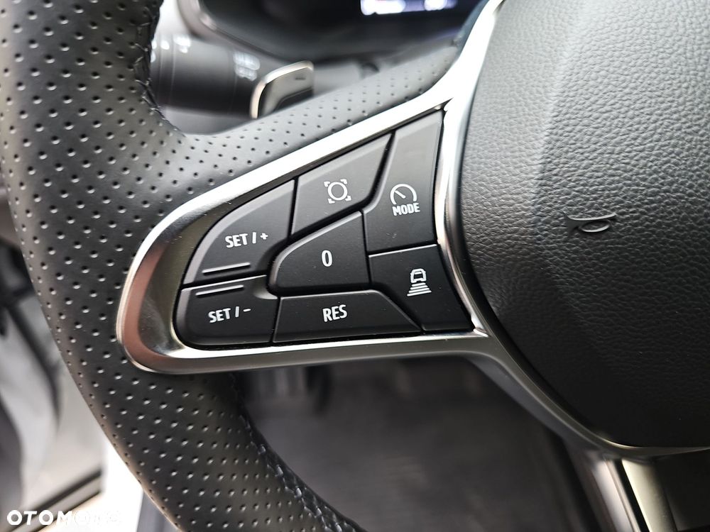 Renault Captur 1.3 TCe mHEV Techno EDC - 17