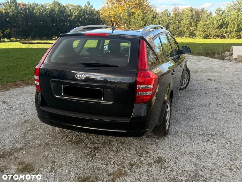 Kia Ceed - 4