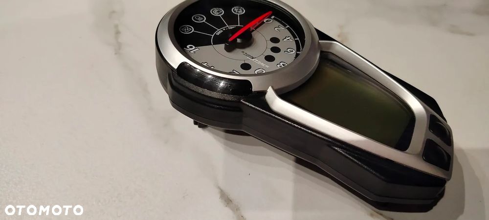 TRIUMPH STREET TRIPLE 675 LICZNIK ZEGARY - 5