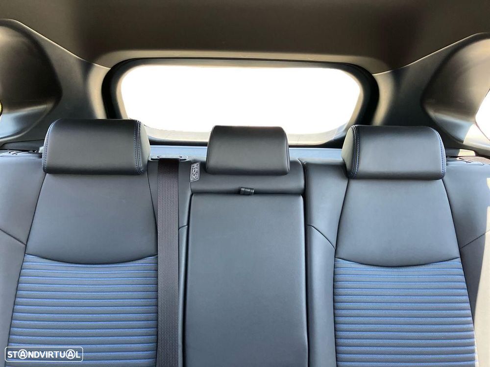 Toyota RAV4 2.5 HDF Square Collection - 18