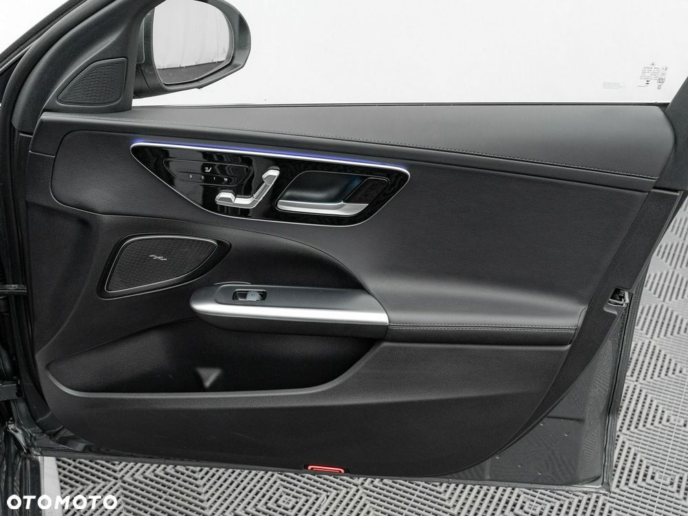 Mercedes-Benz Klasa C 220 d 4Matic 9G-TRONIC AMG Line - 31