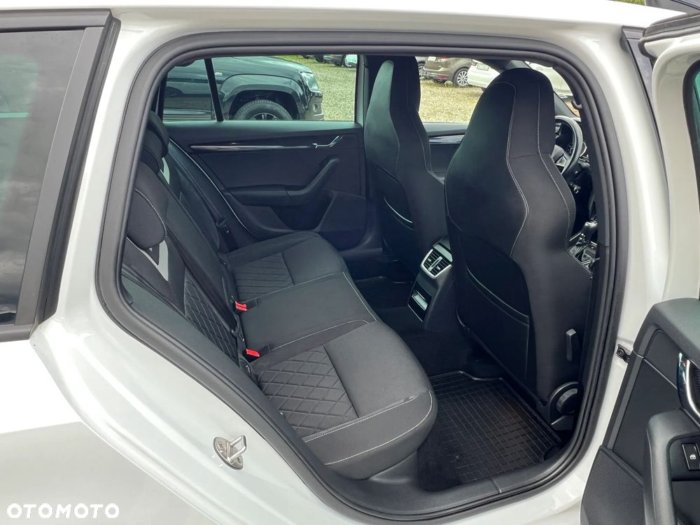 Skoda Octavia 2.0 TDI 4x4 DSG RS - 24