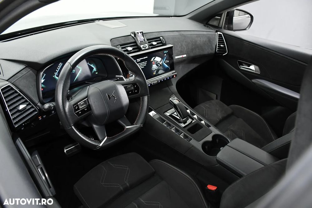 DS Automobiles DS 7 Crossback 1.6 PHeV AWD 300 EAT8 PERFORMANCE LINE + - 13