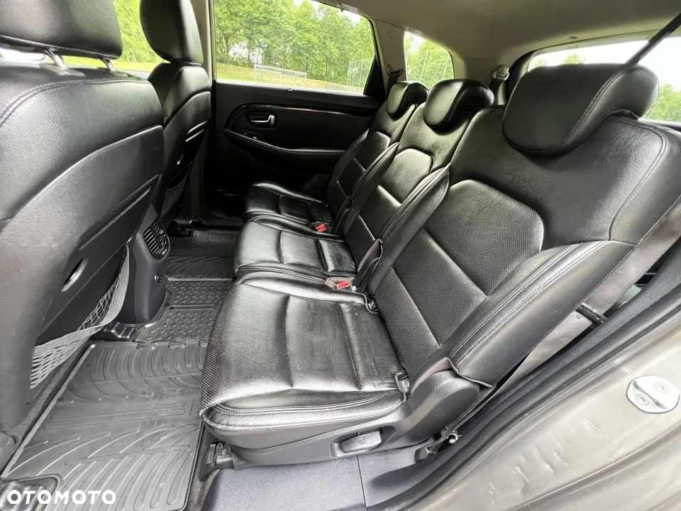 Kia Carens 1.7 CRDi XL 7os - 9