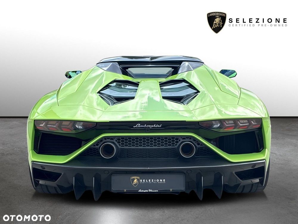 Lamborghini Aventador - 5
