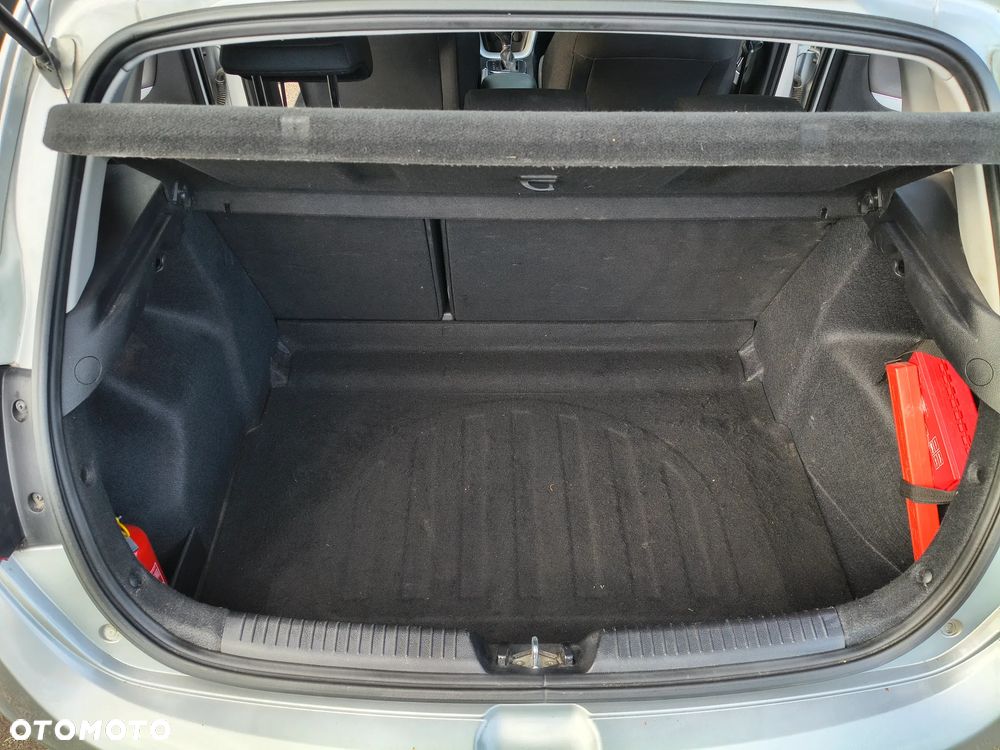 Kia Ceed - 31