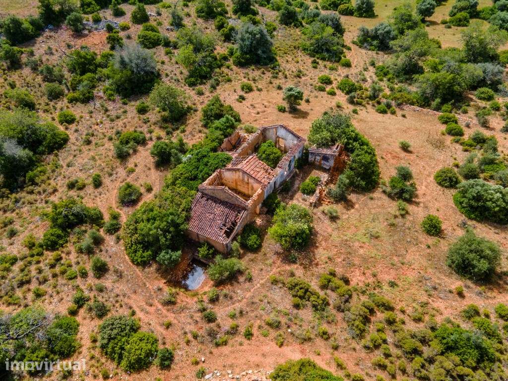 Terreno com 4 Hectares em Zona Natural Protegida - Estômbar - Grande imagem: 2/17