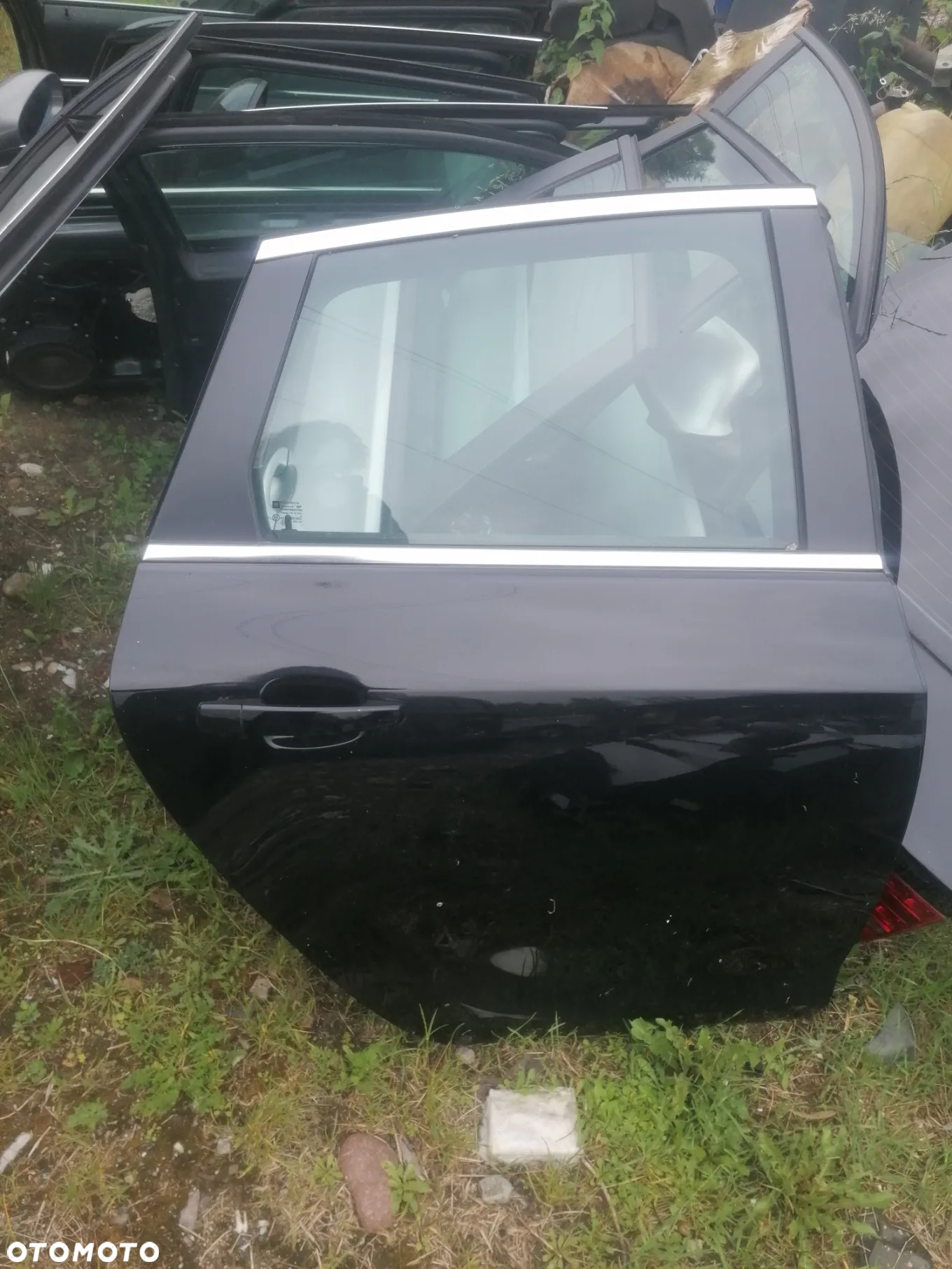 Drzwi ASTRA J 5D (czarne) oraz KOMBI (srebrne) - 2