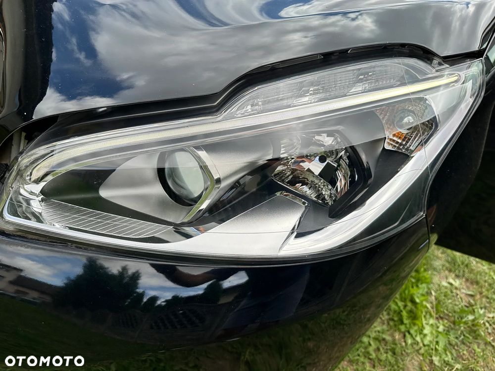 Peugeot 208 - 15