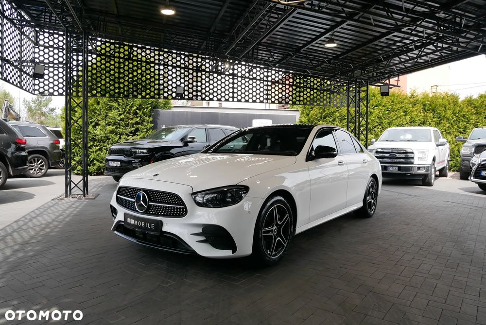 Mercedes-Benz Klasa E 220 d 4Matic 9G-TRONIC AMG Line - 1