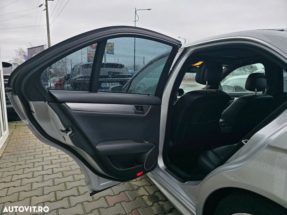 Mercedes-Benz C - 13