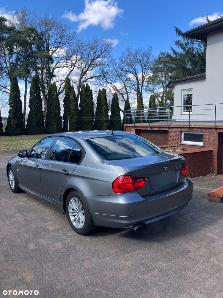 BMW Seria 3 320i - 1