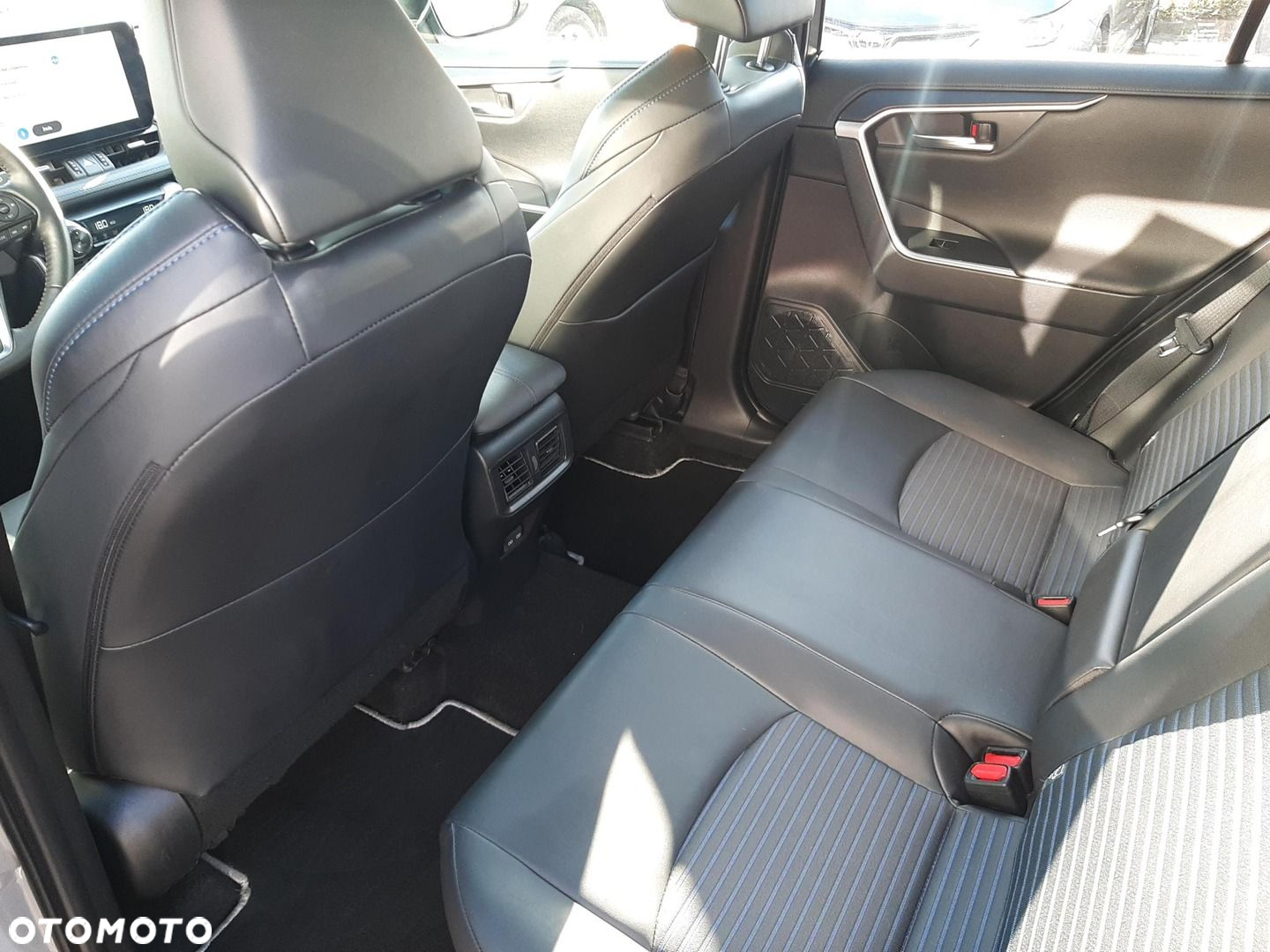 Toyota RAV4 - 11