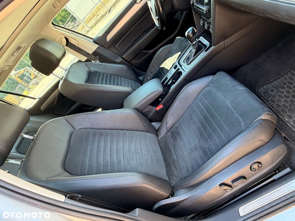 Volkswagen Passat 2.0 TDI (BlueMotion Technology) DSG Highline - 16