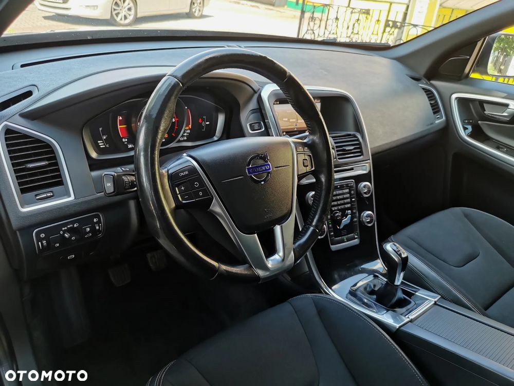 Volvo XC 60 D3 Momentum - 9