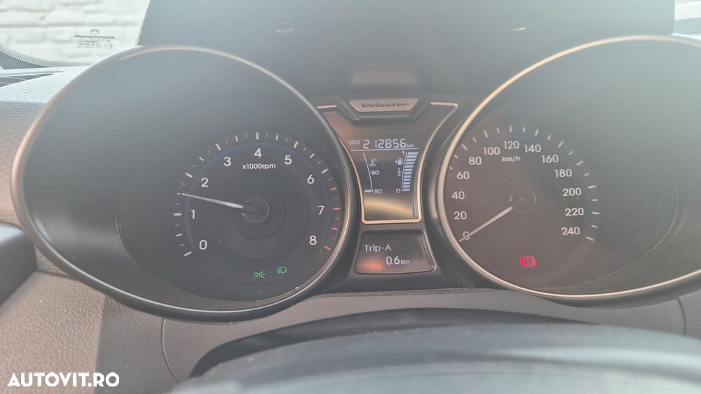 Hyundai Veloster 1.6 Turbo Premium - 9