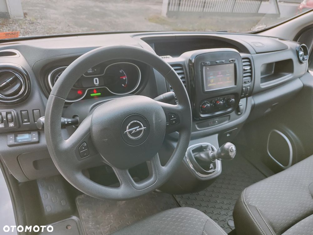 Opel Vivaro L2H1 brygadówka 6 osób - 13