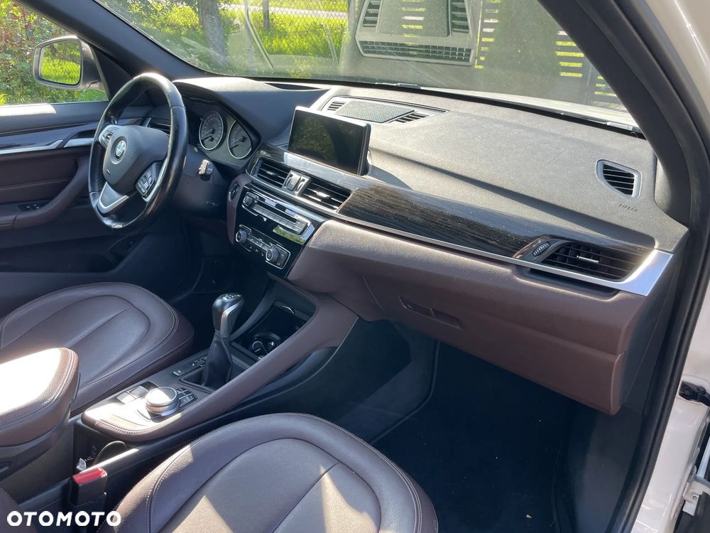 BMW X1 xDrive25i xLine - 17