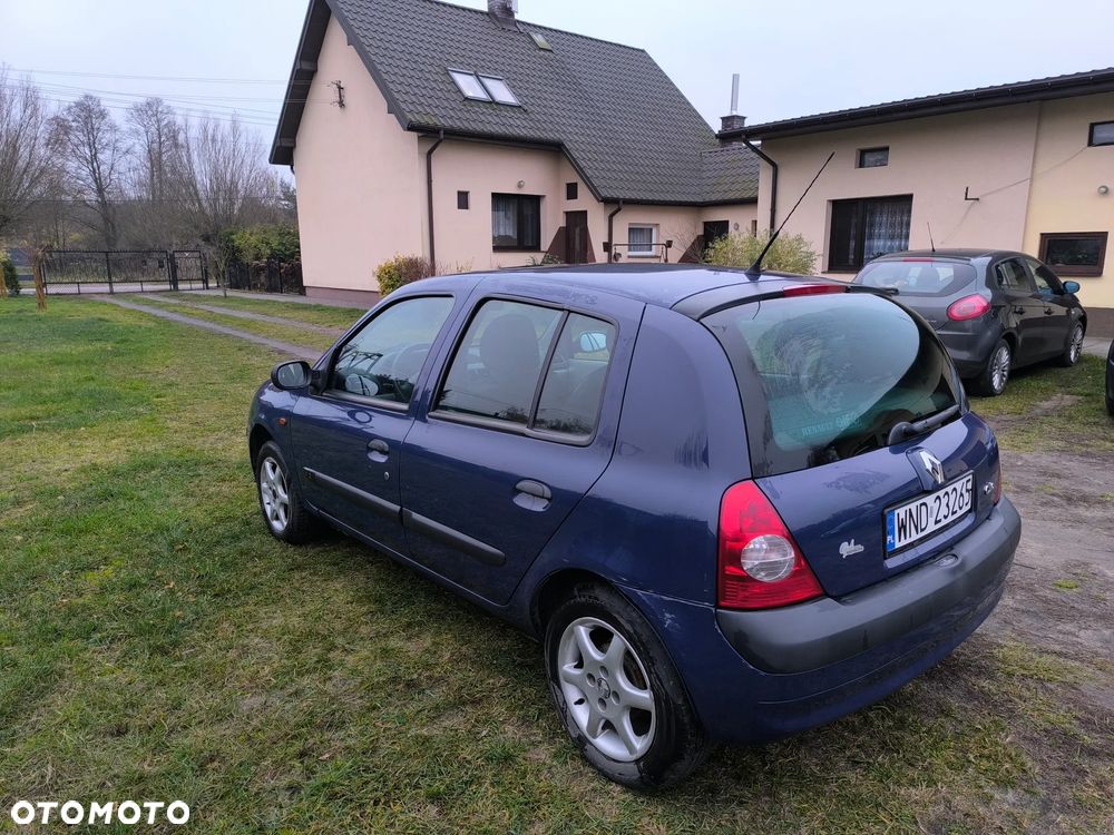 Renault Clio - 11
