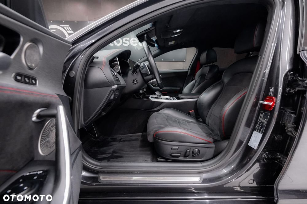 Kia Stinger 3.3 T-GDI V6 GT AWD - 14