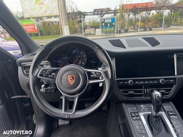 Porsche Macan - 12