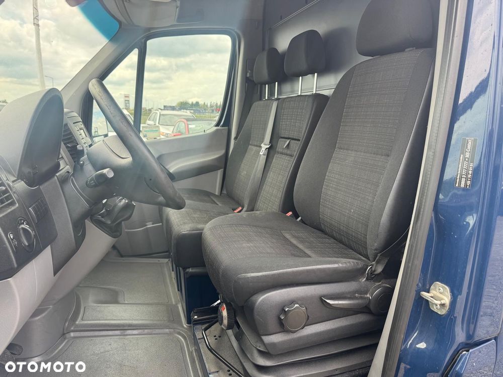 Mercedes-Benz Sprinter - 12