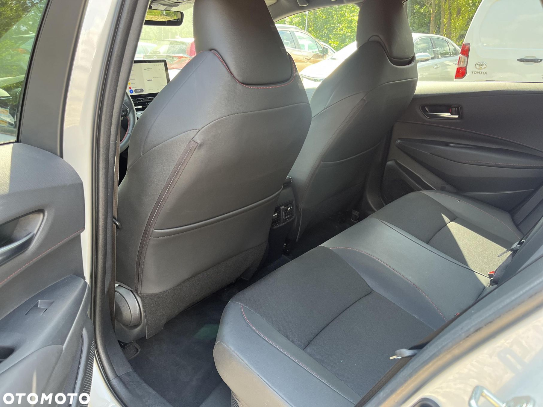 Toyota Corolla 2.0 Hybrid GR Sport - 11