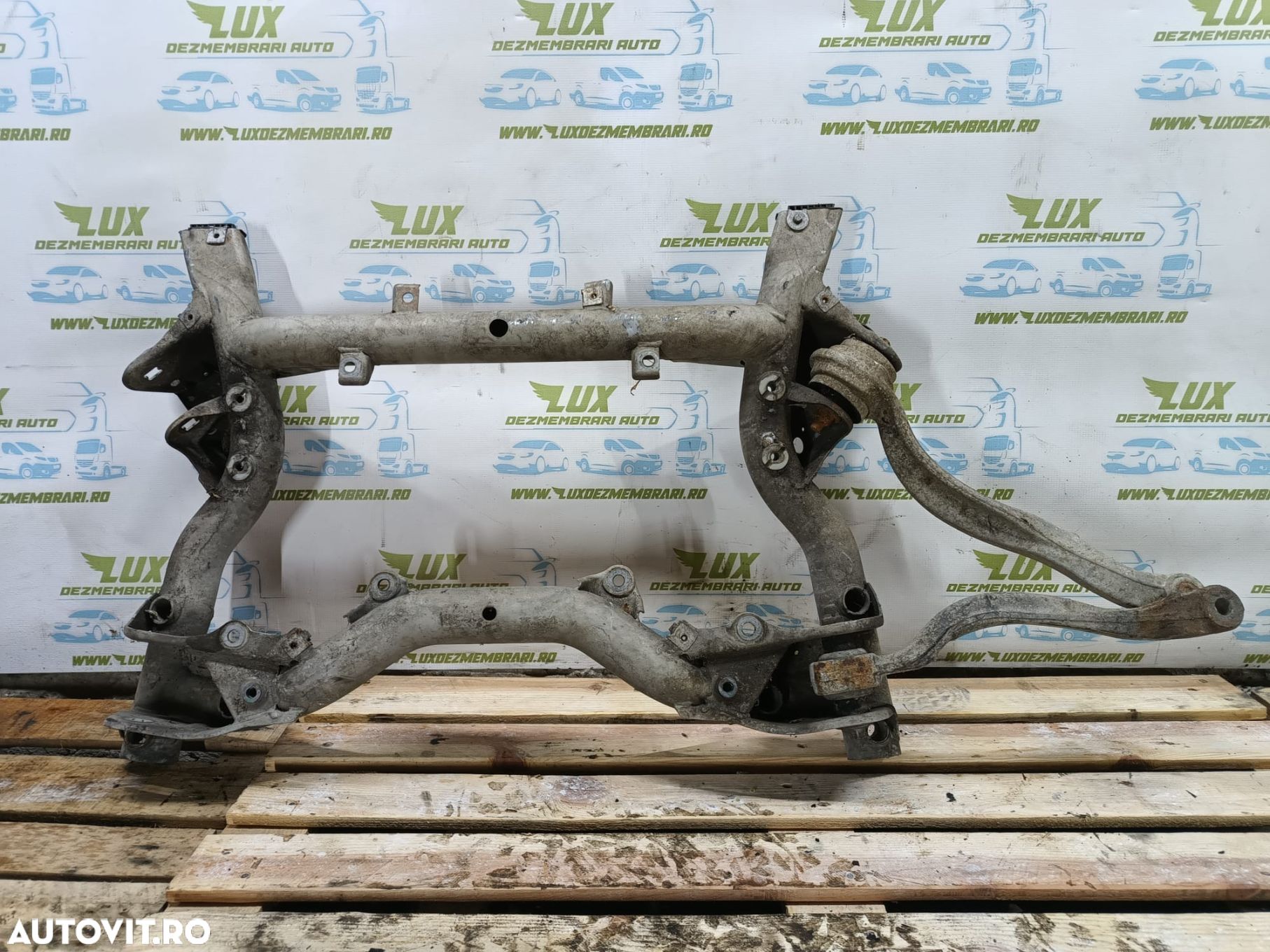 Jug cadru motor Mercedes-Benz E-Class W212  [din 2009 pana  2013] - 1