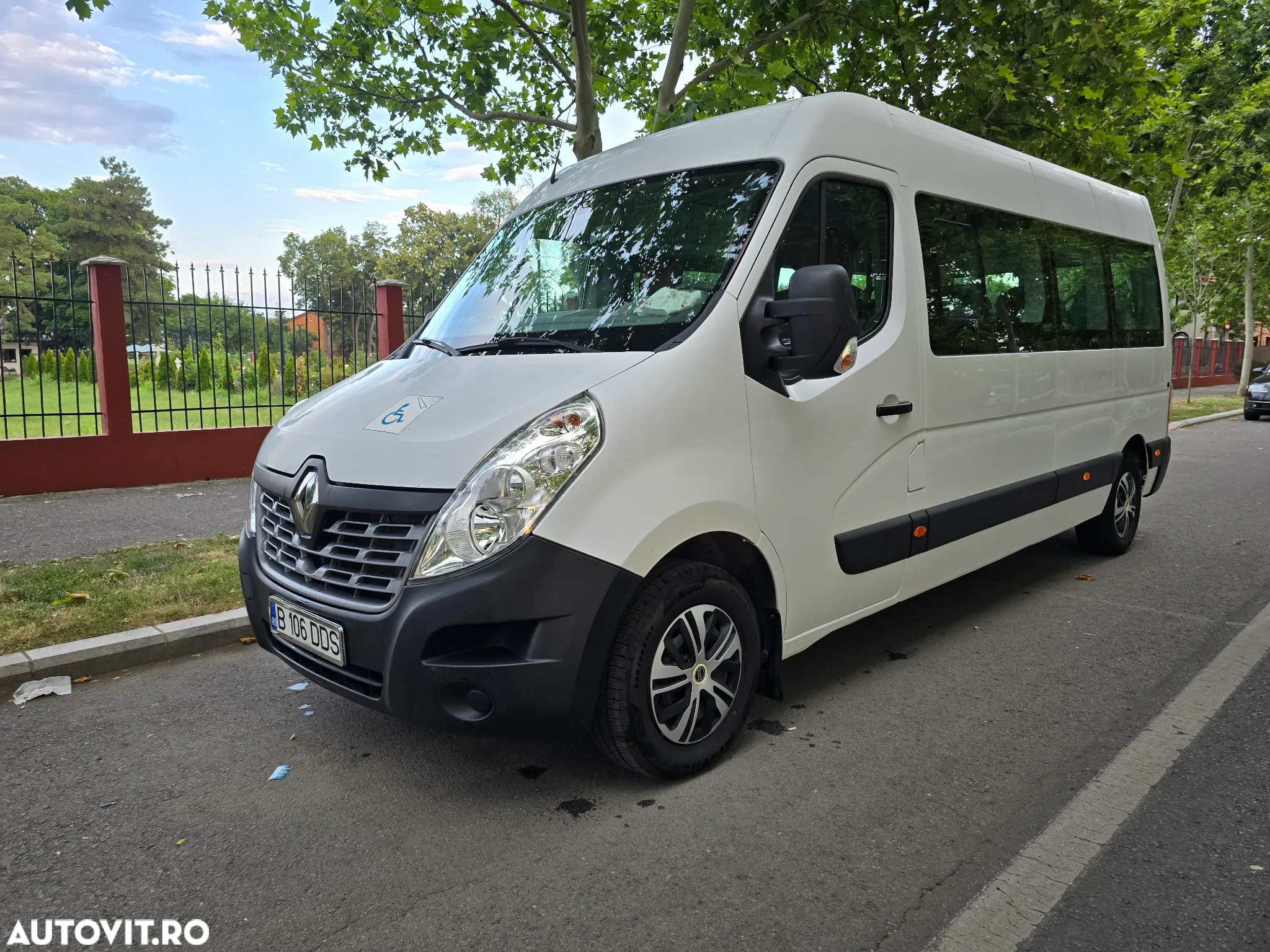 Renault Master 2.3 dCi 110 Combi 3,5t L2H2 8+1 locuri 4,7 m3 Confort - 4