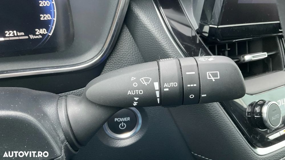 Toyota Corolla 2.0 HSD Exclusive - 28