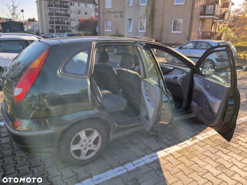 Nissan Almera - 19