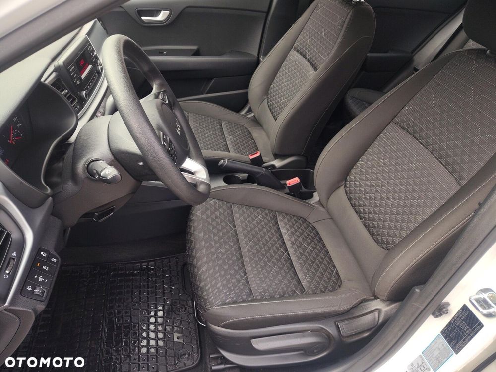 Kia Rio - 15