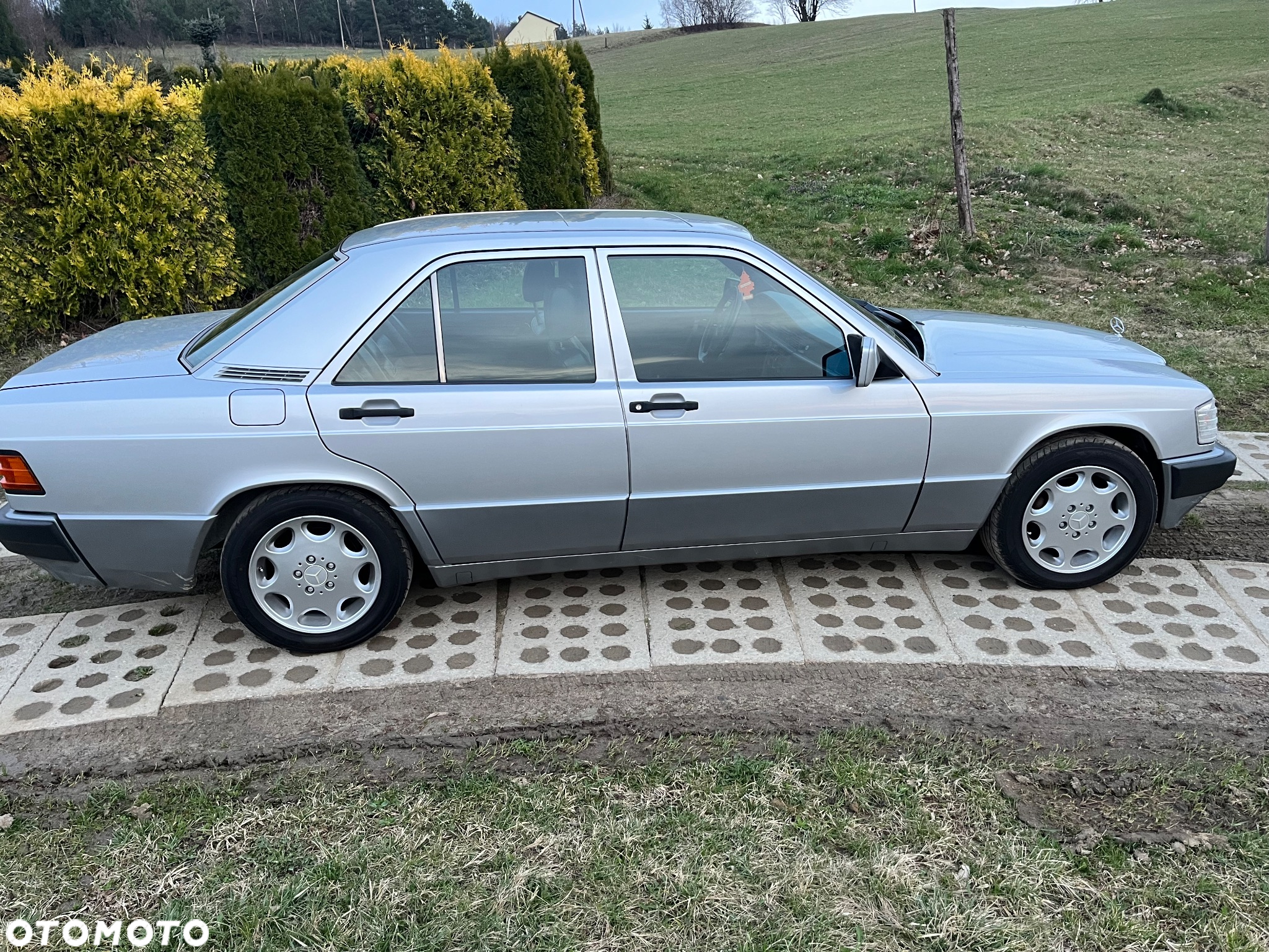 Mercedes-Benz W201 (190) - 4