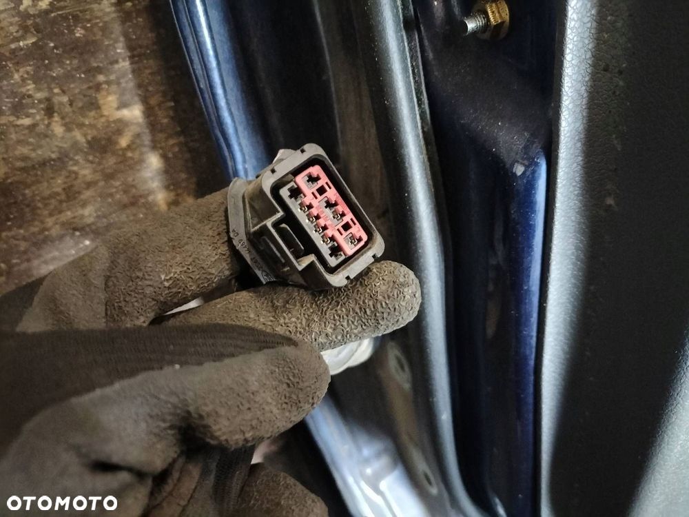 DRZWI KOMPLETNE PRAWY TYŁ FORD FUSION I W3 - 11