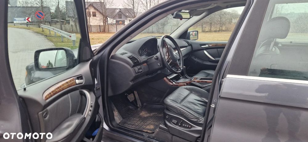 BMW X5 4.4i - 10