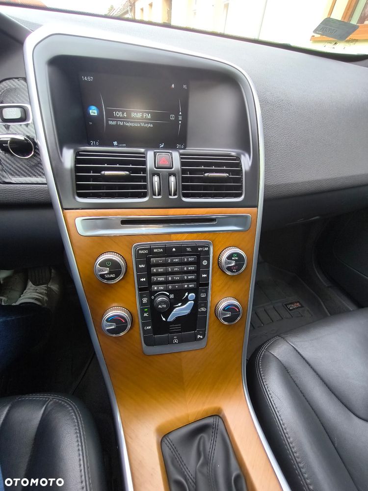 Volvo XC 60 D4 Drive-E R-Design Momentum - 25