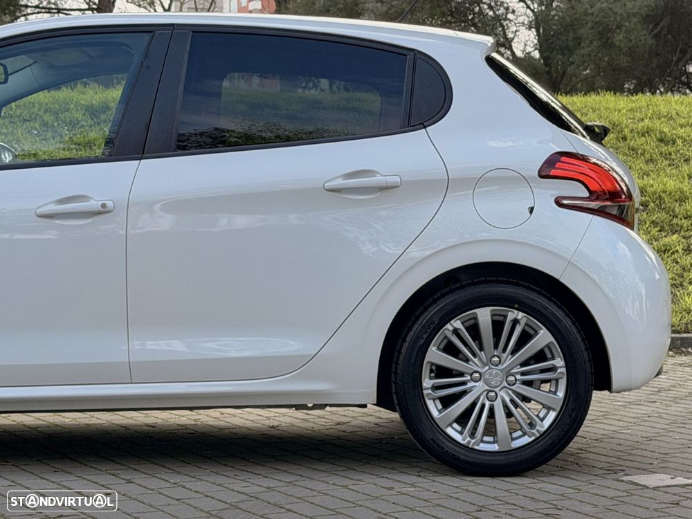 Peugeot 208 1.5 BlueHDi Signature - 14