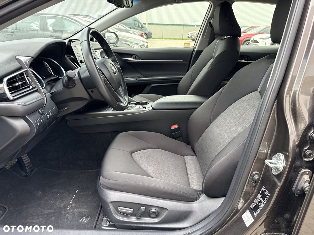 Toyota Camry 2.5 Hybrid Comfort CVT - 13