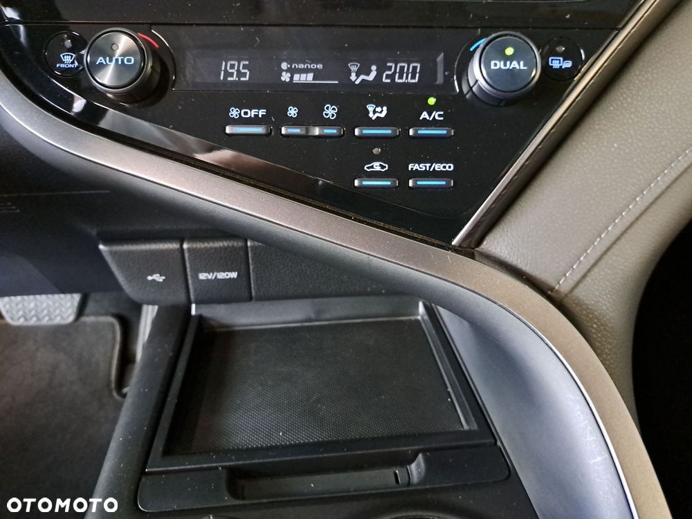 Toyota Camry 2.5 Hybrid Comfort CVT - 26