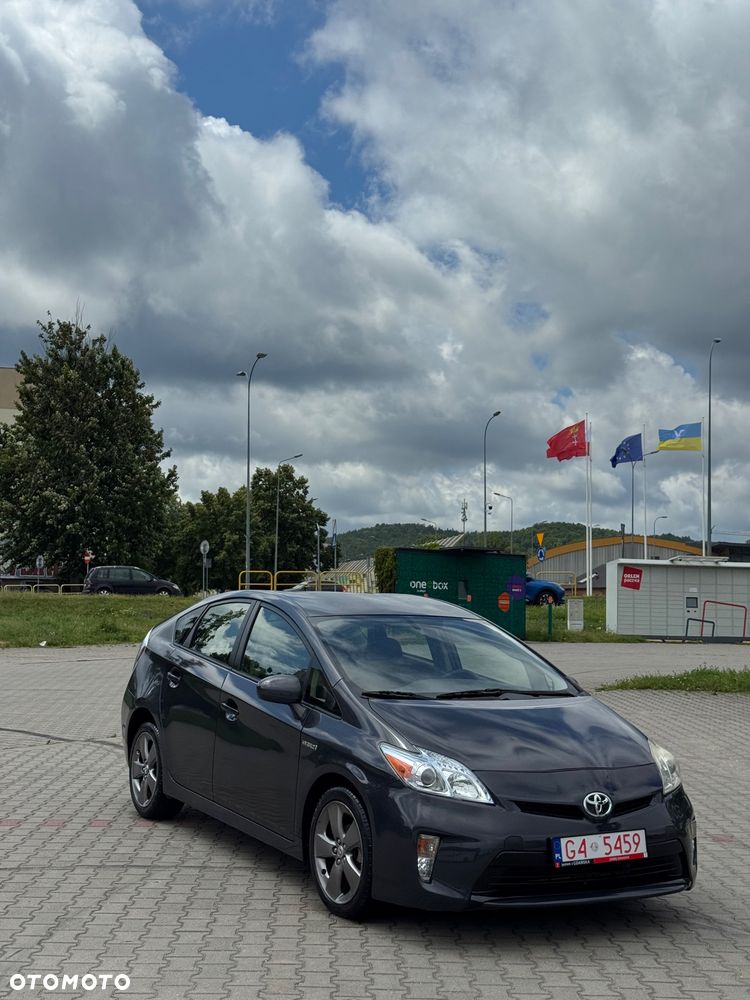 Toyota Prius Hybrid - 3