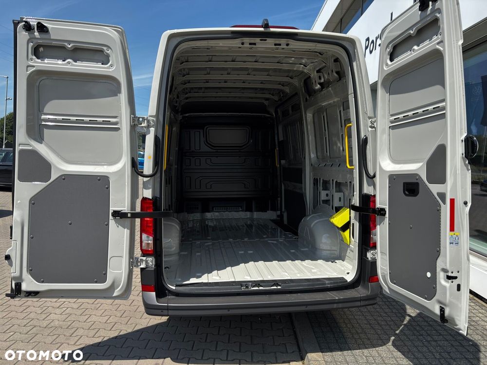Volkswagen Crafter L3H3 140 KM 8-AUT - 9