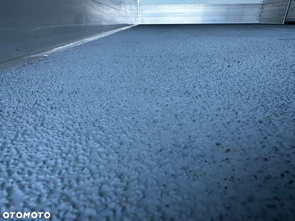 Mercedes-Benz Sprinter - 27