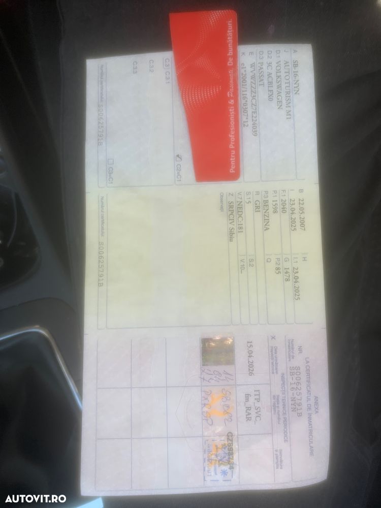 Volkswagen Passat 1.6 FSI Comfortline - 14