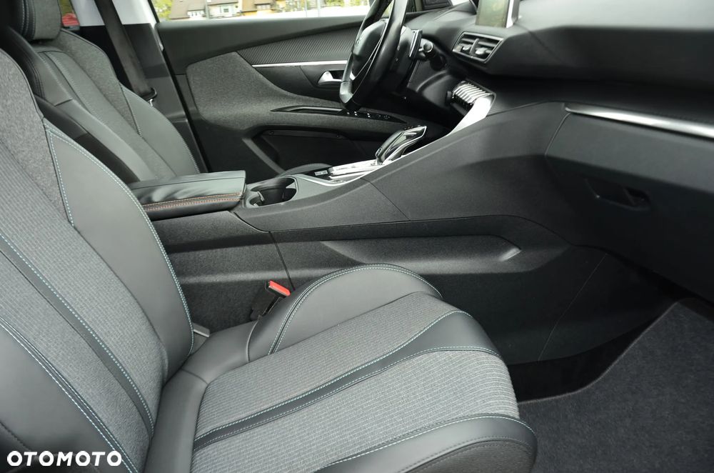 Peugeot 5008 BlueHDi 130 EAT8 Allure - 24